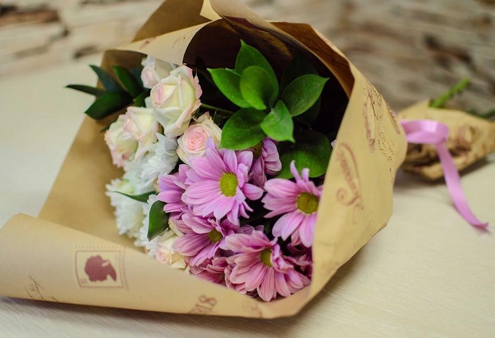 Букет цветов из: Розы и Хризантемы в Красном Логе