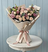 Букет цветов из:  Розы и Лизиантусы в Красном Логе