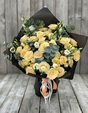 Букет цветов из:  Розы и Лизиантусы #REPLACE_PRED# Красном Логе