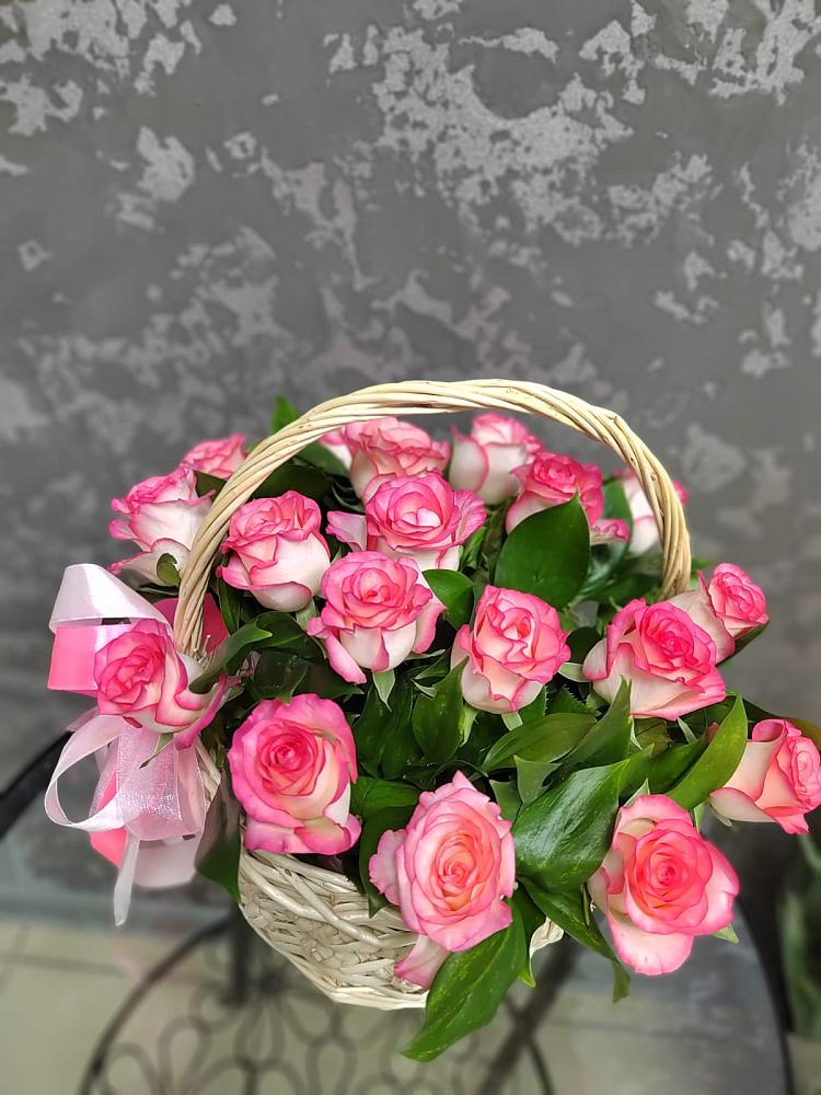 Цветочная композиция из Розы в корзине в Красном Логе