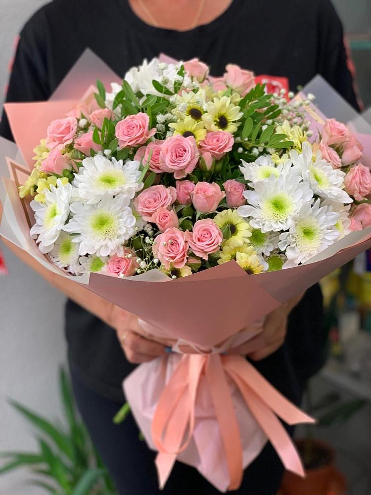 Букет цветов из: Розы и Хризантемы в Красном Логе