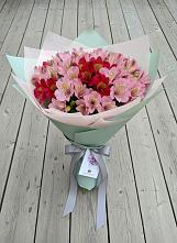 Букет цветов из:  Альстромерии в Красном Логе