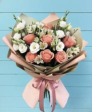 Букет цветов из:  Розы, Альстромерии и Лизиантусы в Красном Логе