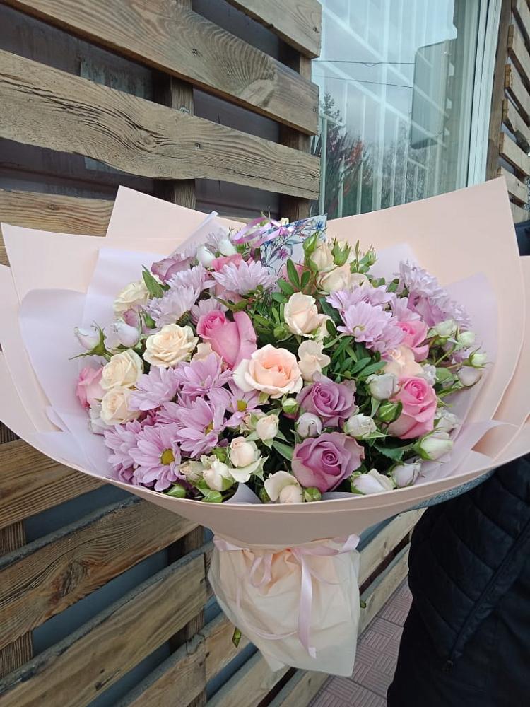 Букет цветов из: Розы и Хризантемы в Красном Логе