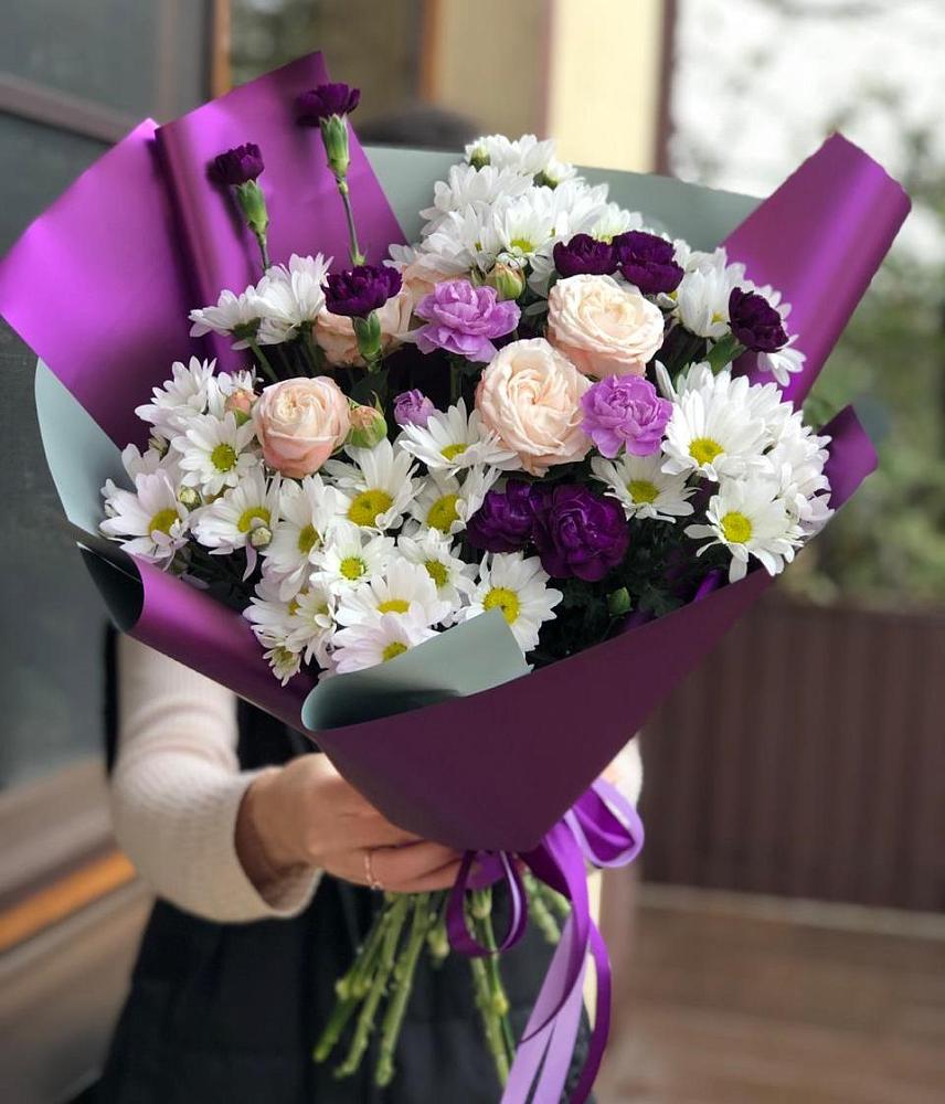 Букет цветов из: Хризантемы, Гвоздики и Розы в Красном Логе