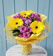 Букет цветов из:  Хризантемы и Герберы в Красном Логе