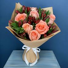 Букет цветов из:  Розы и Альстромерии в Красном Логе