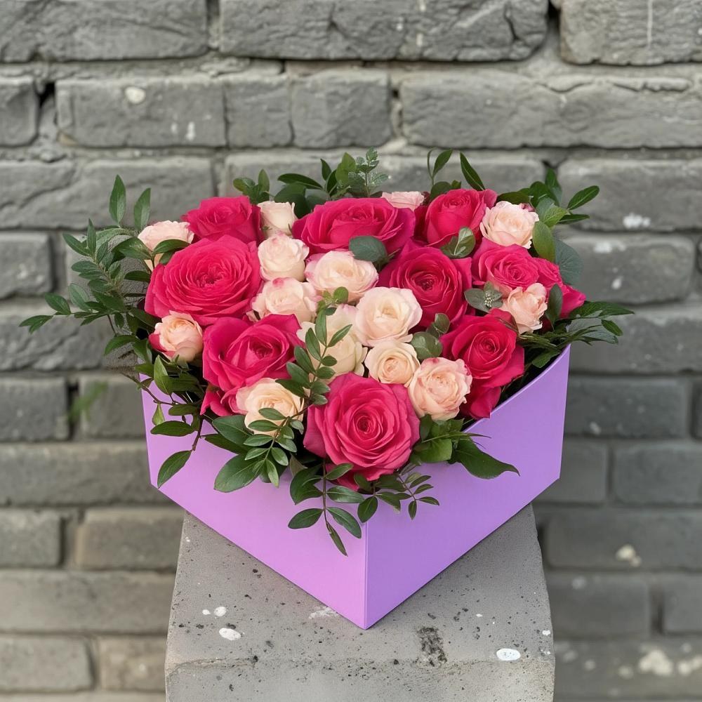 Цветочная композиция из Розы в коробке в Красном Логе