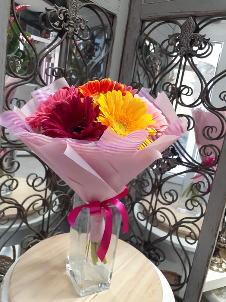 Букет цветов из: Герберы в Красном Логе