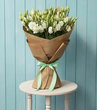 Букет цветов из:  Лизиантусы в Красном Логе