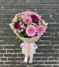 Букет цветов из:  Герберы и Хризантемы в Красном Логе
