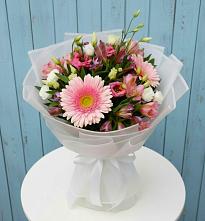 Букет цветов из:  Герберы, Альстромерии и Лизиантусы в Красном Логе