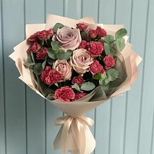 Букет цветов из:  Гвоздики и Розы в Красном Логе