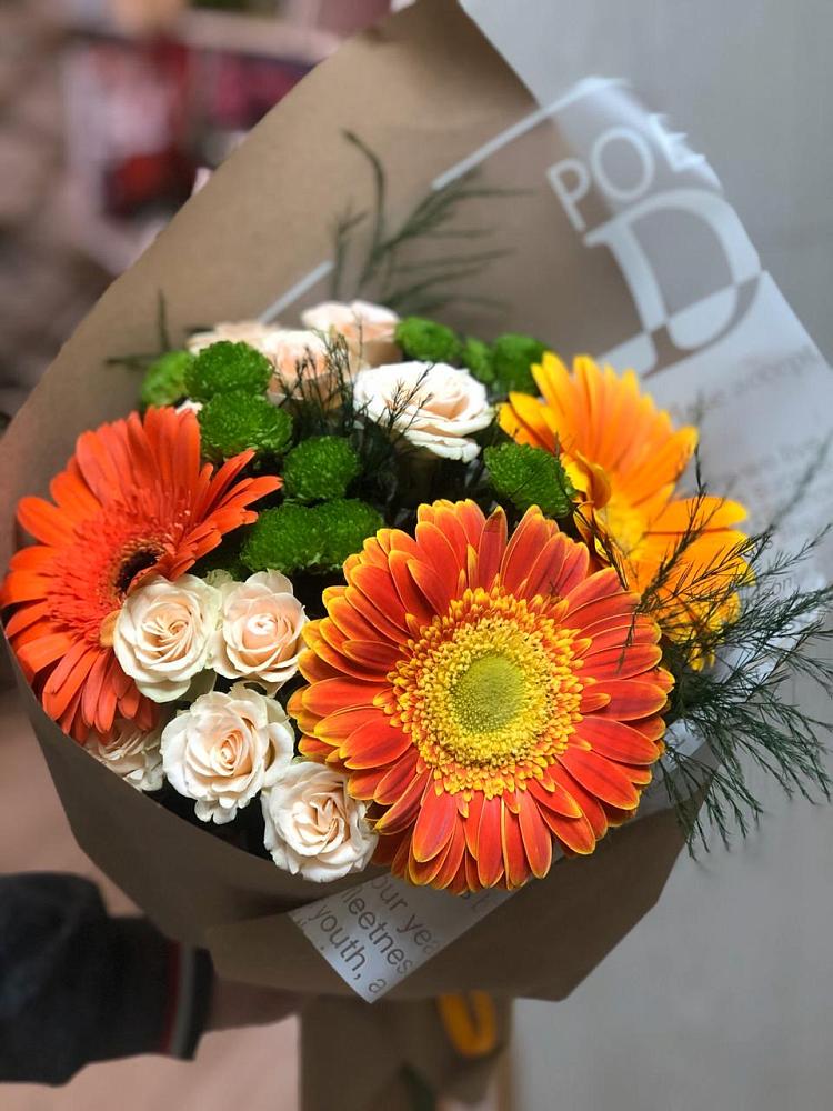 Букет цветов из: Герберы, Хризантемы и Розы в Красном Логе