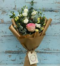 Букет цветов из:  Розы и Лизиантусы в Красном Логе