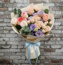 Букет цветов из:  Розы, Лизиантусы и Гвоздики в Красном Логе