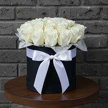 Цветочная композиция из Розы в шляпной коробке в Красном Логе