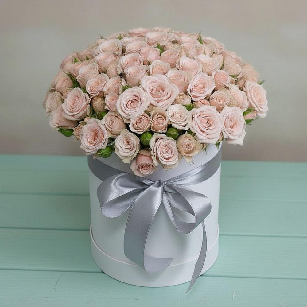 Цветочная композиция из Розы в шляпной коробке в Красном Логе